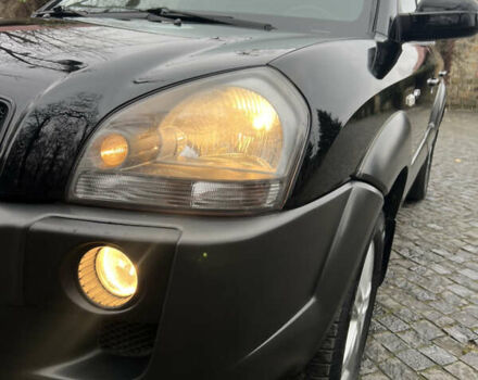 Чорний Хендай Туксон, об'ємом двигуна 1.98 л та пробігом 155 тис. км за 8750 $, фото 7 на Automoto.ua