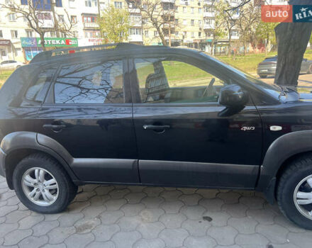 Чорний Хендай Туксон, об'ємом двигуна 1.98 л та пробігом 300 тис. км за 6800 $, фото 2 на Automoto.ua