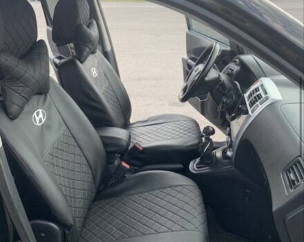 Чорний Хендай Туксон, об'ємом двигуна 2 л та пробігом 188 тис. км за 7000 $, фото 3 на Automoto.ua