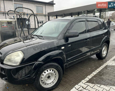 Чорний Хендай Туксон, об'ємом двигуна 1.98 л та пробігом 177 тис. км за 8500 $, фото 1 на Automoto.ua