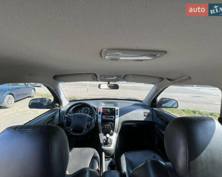 Хендай Туксон 2007 в Нововолынск на Automoto.ua Черный Хендай Туксон, объемом двигателя 2 л и пробегом 186 тыс. км за 7700 $, фото 4 на Automoto.ua