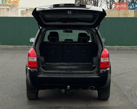Черный Хендай Туксон, объемом двигателя 1.98 л и пробегом 260 тыс. км за 6900 $, фото 18 на Automoto.ua