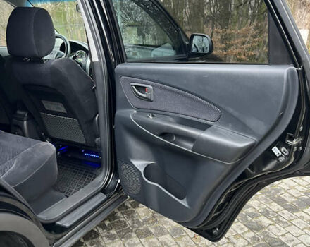 Чорний Хендай Туксон, об'ємом двигуна 1.98 л та пробігом 155 тис. км за 8750 $, фото 16 на Automoto.ua