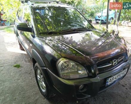 Черный Хендай Туксон, объемом двигателя 2 л и пробегом 170 тыс. км за 8500 $, фото 31 на Automoto.ua