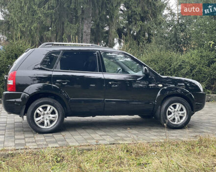 Черный Хендай Туксон, объемом двигателя 2 л и пробегом 180 тыс. км за 7700 $, фото 10 на Automoto.ua