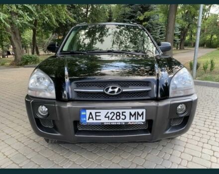 Черный Хендай Туксон, объемом двигателя 2 л и пробегом 208 тыс. км за 8100 $, фото 4 на Automoto.ua