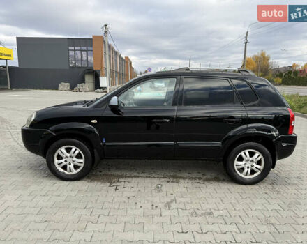 Черный Хендай Туксон, объемом двигателя 2 л и пробегом 182 тыс. км за 6999 $, фото 2 на Automoto.ua