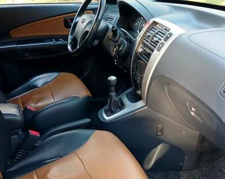 Хендай Туксон 2007 в Сумах на Automoto.ua Черный Хендай Туксон, объемом двигателя 1.98 л и пробегом 236 тыс. км за 7600 $, фото 11 на Automoto.ua