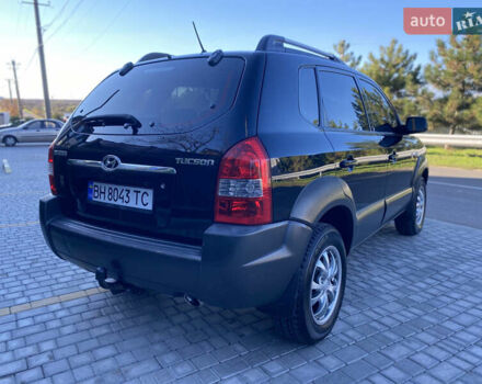 Хендай Туксон 2007 у Одесі на Automoto.ua Чорний Хендай Туксон, об'ємом двигуна 1.98 л та пробігом 180 тис. км за 8999 $, фото 4 на Automoto.ua