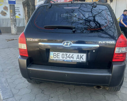 Чорний Хендай Туксон, об'ємом двигуна 1.98 л та пробігом 300 тис. км за 6800 $, фото 3 на Automoto.ua