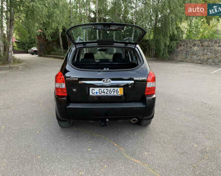 Чорний Хендай Туксон, об'ємом двигуна 1.98 л та пробігом 220 тис. км за 6700 $, фото 4 на Automoto.ua