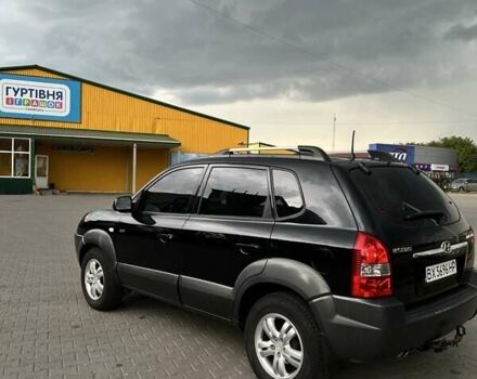Черный Хендай Туксон, объемом двигателя 2.7 л и пробегом 266 тыс. км за 7700 $, фото 6 на Automoto.ua