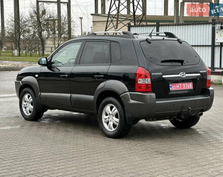 Чорний Хендай Туксон, об'ємом двигуна 2 л та пробігом 230 тис. км за 6850 $, фото 6 на Automoto.ua