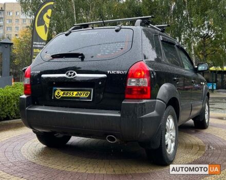 Черный Хендай Туксон, объемом двигателя 2 л и пробегом 201 тыс. км за 8600 $, фото 6 на Automoto.ua