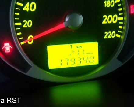 Чорний Хендай Туксон, об'ємом двигуна 2 л та пробігом 179 тис. км за 8300 $, фото 6 на Automoto.ua