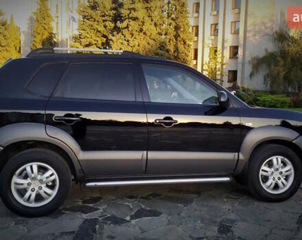 Черный Хендай Туксон, объемом двигателя 2 л и пробегом 230 тыс. км за 8600 $, фото 36 на Automoto.ua