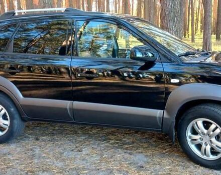 Хендай Туксон 2007 в Сумах на Automoto.ua Черный Хендай Туксон, объемом двигателя 1.98 л и пробегом 236 тыс. км за 7600 $, фото 3 на Automoto.ua