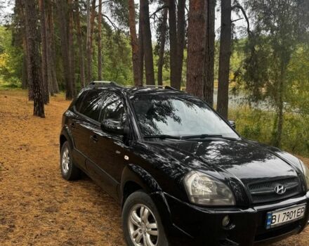 Черный Хендай Туксон, объемом двигателя 2 л и пробегом 240 тыс. км за 8800 $, фото 2 на Automoto.ua