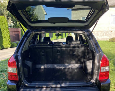 Черный Хендай Туксон, объемом двигателя 1.98 л и пробегом 197 тыс. км за 8000 $, фото 22 на Automoto.ua