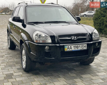 Черный Хендай Туксон, объемом двигателя 2 л и пробегом 180 тыс. км за 7700 $, фото 6 на Automoto.ua