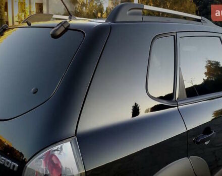 Черный Хендай Туксон, объемом двигателя 2 л и пробегом 230 тыс. км за 8600 $, фото 62 на Automoto.ua