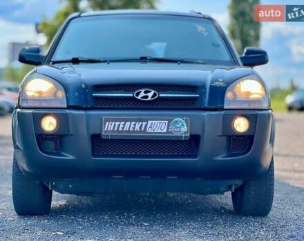 Черный Хендай Туксон, объемом двигателя 2 л и пробегом 227 тыс. км за 8200 $, фото 9 на Automoto.ua