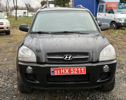 Чорний Хендай Туксон, об'ємом двигуна 2 л та пробігом 196 тис. км за 7250 $, фото 2 на Automoto.ua