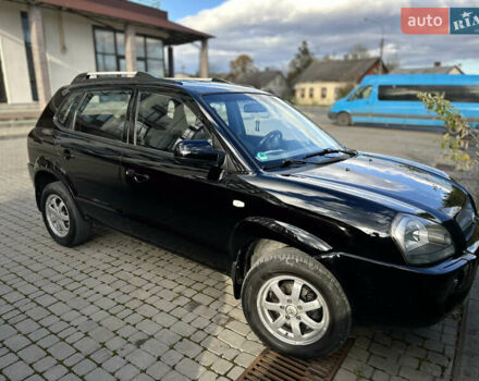 Хендай Туксон 2007 в Надворной на Automoto.ua Черный Хендай Туксон, объемом двигателя 1.98 л и пробегом 154 тыс. км за 8200 $, фото 43 на Automoto.ua