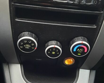 Чорний Хендай Туксон, об'ємом двигуна 2 л та пробігом 214 тис. км за 4400 $, фото 6 на Automoto.ua