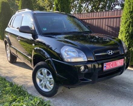 Черный Хендай Туксон, объемом двигателя 2 л и пробегом 197 тыс. км за 8400 $, фото 2 на Automoto.ua