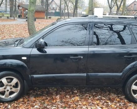Чорний Хендай Туксон, об'ємом двигуна 2 л та пробігом 214 тис. км за 4400 $, фото 2 на Automoto.ua