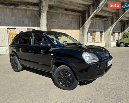 Черный Хендай Туксон, объемом двигателя 2 л и пробегом 189 тыс. км за 8250 $, фото 25 на Automoto.ua