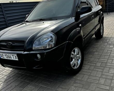 Чорний Хендай Туксон, об'ємом двигуна 2 л та пробігом 240 тис. км за 8600 $, фото 1 на Automoto.ua