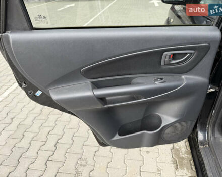 Черный Хендай Туксон, объемом двигателя 2 л и пробегом 182 тыс. км за 6999 $, фото 13 на Automoto.ua