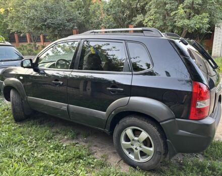 Чорний Хендай Туксон, об'ємом двигуна 2 л та пробігом 330 тис. км за 3700 $, фото 1 на Automoto.ua