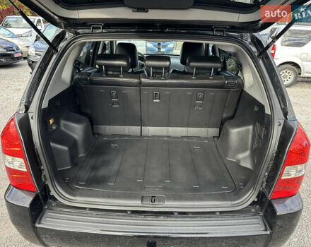 Чорний Хендай Туксон, об'ємом двигуна 2 л та пробігом 180 тис. км за 7999 $, фото 13 на Automoto.ua