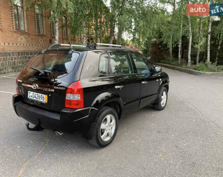 Чорний Хендай Туксон, об'ємом двигуна 1.98 л та пробігом 220 тис. км за 6700 $, фото 3 на Automoto.ua