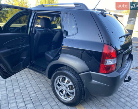 Хендай Туксон 2007 у Одесі на Automoto.ua Чорний Хендай Туксон, об'ємом двигуна 1.98 л та пробігом 180 тис. км за 8999 $, фото 8 на Automoto.ua