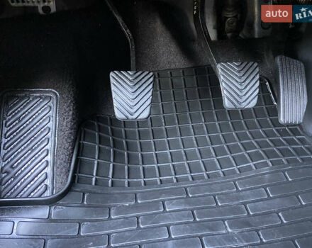 Черный Хендай Туксон, объемом двигателя 1.98 л и пробегом 197 тыс. км за 8000 $, фото 44 на Automoto.ua