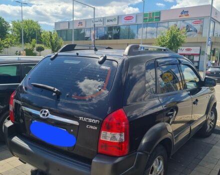 Черный Хендай Туксон, объемом двигателя 2 л и пробегом 278 тыс. км за 320000 $, фото 6 на Automoto.ua