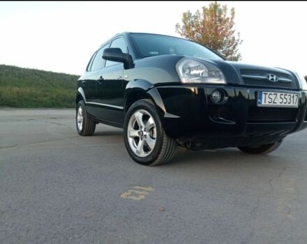Черный Хендай Туксон, объемом двигателя 2 л и пробегом 240 тыс. км за 2700 $, фото 3 на Automoto.ua