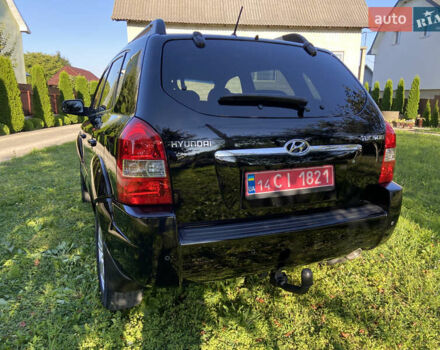 Черный Хендай Туксон, объемом двигателя 1.98 л и пробегом 197 тыс. км за 8000 $, фото 19 на Automoto.ua