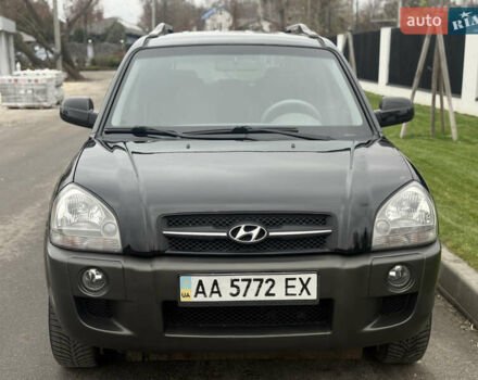 Чорний Хендай Туксон, об'ємом двигуна 2 л та пробігом 107 тис. км за 8500 $, фото 3 на Automoto.ua