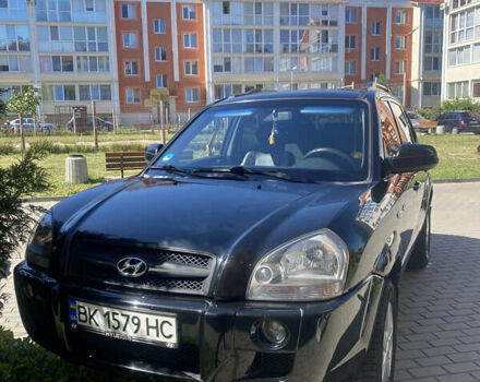 Чорний Хендай Туксон, об'ємом двигуна 1.99 л та пробігом 230 тис. км за 8000 $, фото 1 на Automoto.ua