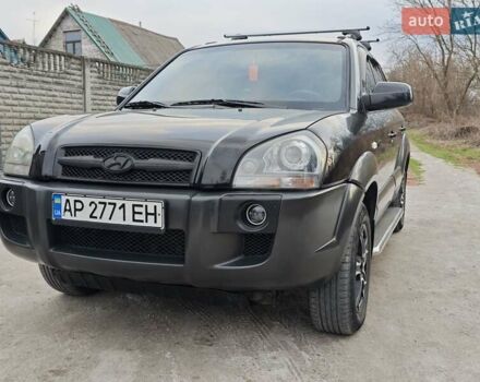 Черный Хендай Туксон, объемом двигателя 2 л и пробегом 182 тыс. км за 9000 $, фото 4 на Automoto.ua