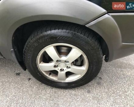 Чорний Хендай Туксон, об'ємом двигуна 1.98 л та пробігом 220 тис. км за 8000 $, фото 8 на Automoto.ua