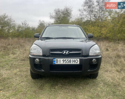 Хендай Туксон 2008 у Лубнах на Automoto.ua Чорний Хендай Туксон, об'ємом двигуна 1.98 л та пробігом 235 тис. км за 6999 $, фото 1 на Automoto.ua