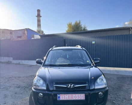 Черный Хендай Туксон, объемом двигателя 2 л и пробегом 215 тыс. км за 7900 $, фото 2 на Automoto.ua