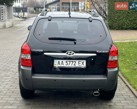 Черный Хендай Туксон, объемом двигателя 2 л и пробегом 107 тыс. км за 8900 $, фото 7 на Automoto.ua