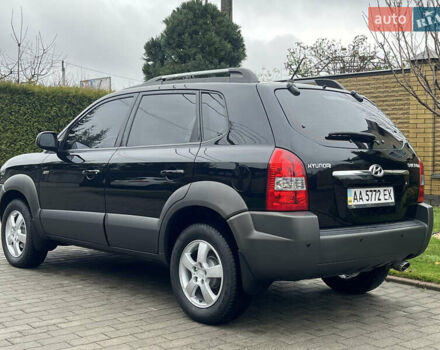 Черный Хендай Туксон, объемом двигателя 2 л и пробегом 107 тыс. км за 8900 $, фото 6 на Automoto.ua
